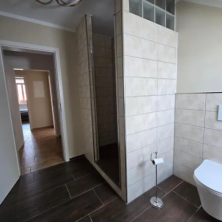 Helle, Gemuetliche Gaestewohnung Im Haus Zur Wartburg Riesa